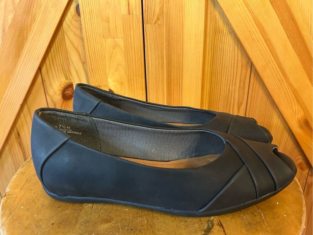 Baretraps Jasmyn Black Size 7.5M Open Toe